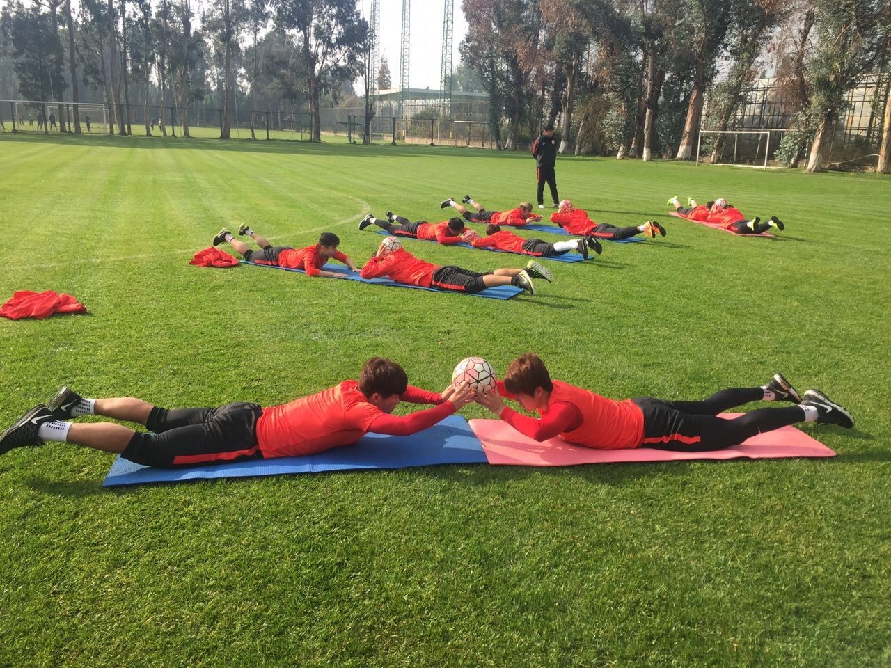 窗口期体能课后；上海久事手感冰凉备战中超；管理层满意；医务组通报恢复(入厂心得体会200字)