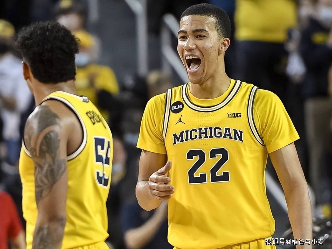 关于今夜欧冠焦点战，俄克拉荷马雷霆止住颓势，压力陡增，更衣室氛围转暖的信息